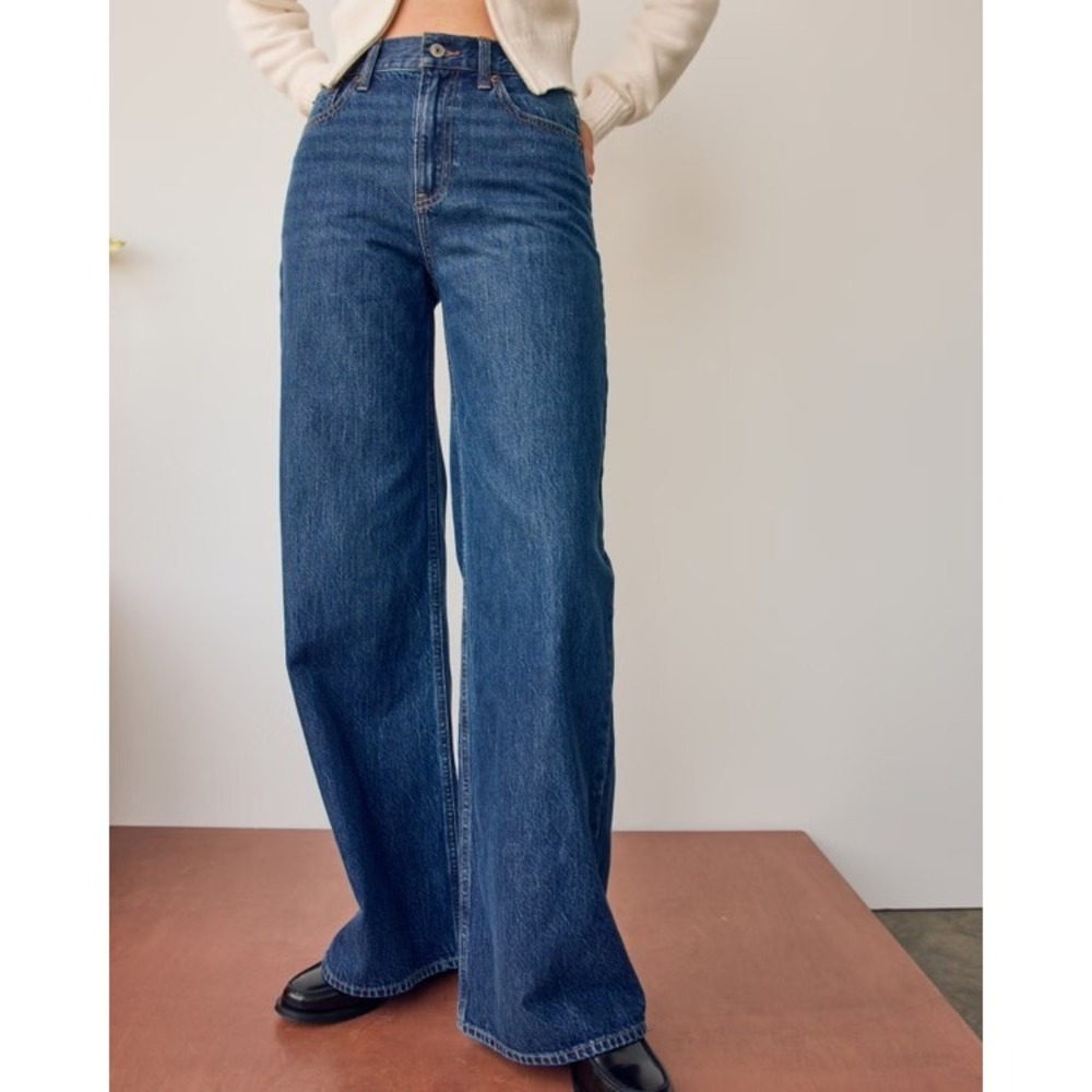 Abercrombie Curve Love High Rise Wide Leg Jeans Medium Wash Size 25 0 Long